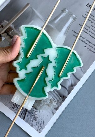 №1010 Елка кристаллическая  (внимание есть отверстия под палочку, их можно убрать читай описание ) 