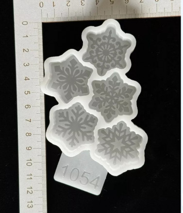 №1054  Снежинки конфеты 