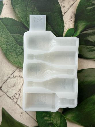 №993 Моёт и бокал  бутылка 