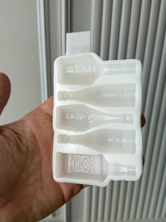 №993 Моёт и бокал  бутылка 